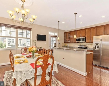 11882 Country Squire Way - Photo Thumbnail 8