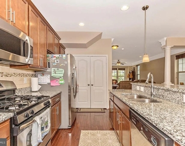 11882 Country Squire Way - Photo Thumbnail 12