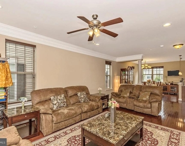 11882 Country Squire Way - Photo Thumbnail 4