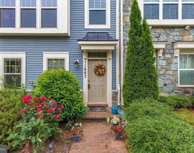 11882 Country Squire Way - Photo Thumbnail 2