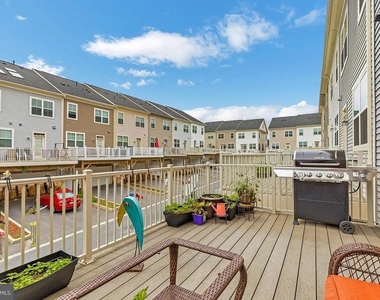 11882 Country Squire Way - Photo Thumbnail 38