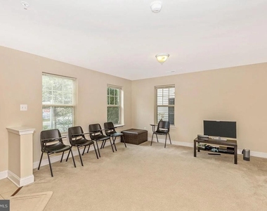 11882 Country Squire Way - Photo Thumbnail 32