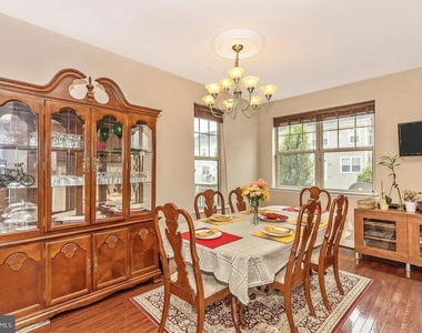 11882 Country Squire Way - Photo Thumbnail 7