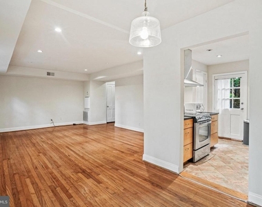 8525 Geren Road - Photo Thumbnail 11