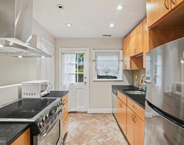 8525 Geren Road - Photo Thumbnail 16