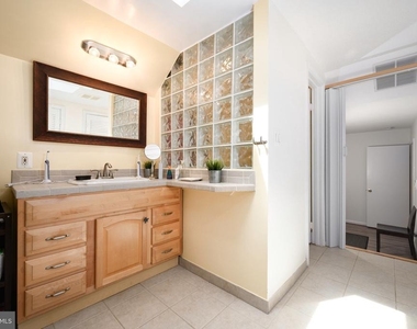 11708 Magruder Lane - Photo Thumbnail 16