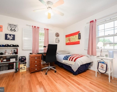 11708 Magruder Lane - Photo Thumbnail 13