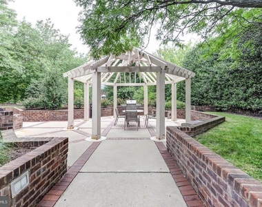 7500 Woodmont Avenue - Photo Thumbnail 18