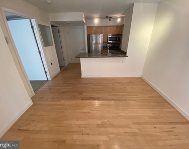 7500 Woodmont Avenue - Photo Thumbnail 7