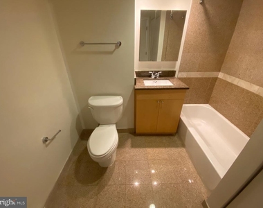 7500 Woodmont Avenue - Photo Thumbnail 8