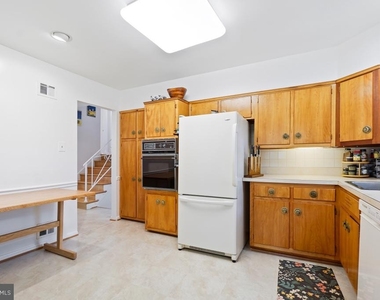 8504 Sundale Drive - Photo Thumbnail 3