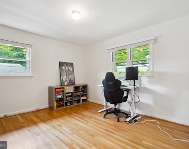8504 Sundale Drive - Photo Thumbnail 12