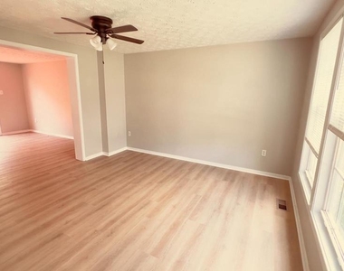 7408 Lake Katrine Terrace - Photo Thumbnail 10