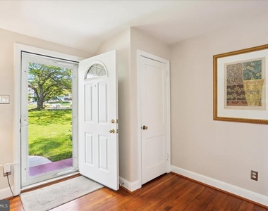 1806 Arcola Avenue - Photo Thumbnail 2