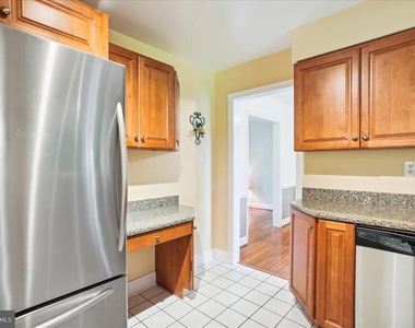1806 Arcola Avenue - Photo Thumbnail 6
