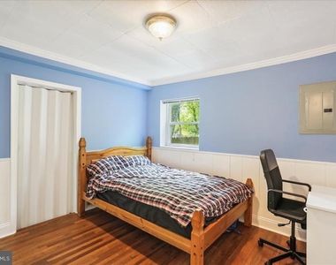 1806 Arcola Avenue - Photo Thumbnail 10