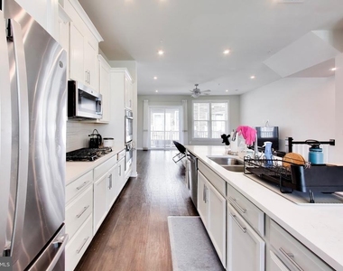 16212 Bushwick Place - Photo Thumbnail 14