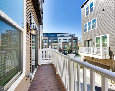 16212 Bushwick Place - Photo Thumbnail 16
