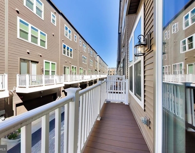 16212 Bushwick Place - Photo Thumbnail 17