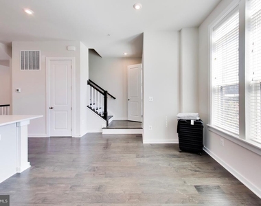 16212 Bushwick Place - Photo Thumbnail 11
