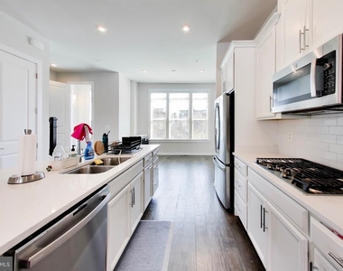 16212 Bushwick Place - Photo Thumbnail 13