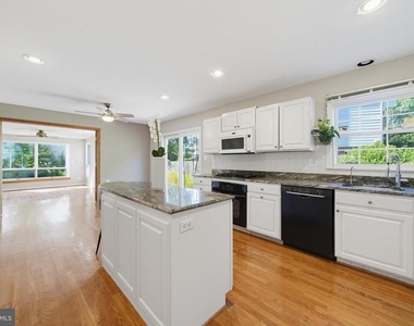 16818 Briardale Road - Photo Thumbnail 15