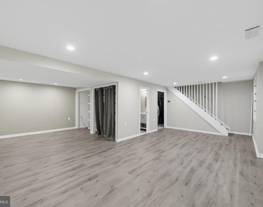 16818 Briardale Road - Photo Thumbnail 33