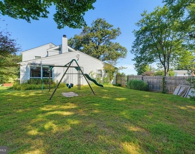 16818 Briardale Road - Photo Thumbnail 37