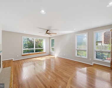 16818 Briardale Road - Photo Thumbnail 8