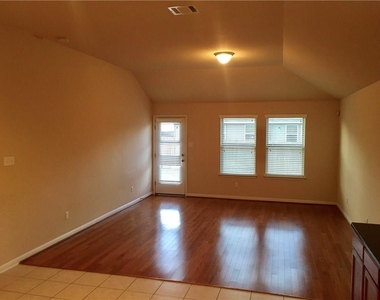 112 Beargrass Dr - Photo Thumbnail 5