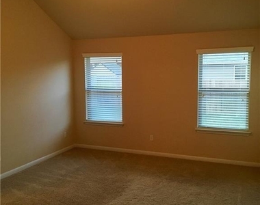 112 Beargrass Dr - Photo Thumbnail 8