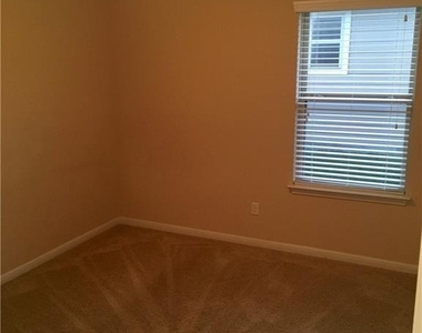 112 Beargrass Dr - Photo Thumbnail 12