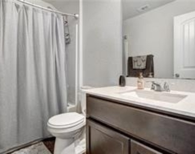 205 Freedom Park Ave - Photo Thumbnail 21
