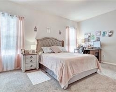 205 Freedom Park Ave - Photo Thumbnail 12