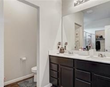 205 Freedom Park Ave - Photo Thumbnail 14