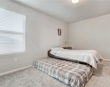 205 Freedom Park Ave - Photo Thumbnail 25