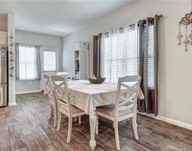 205 Freedom Park Ave - Photo Thumbnail 7