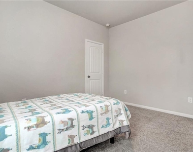 205 Freedom Park Ave - Photo Thumbnail 28
