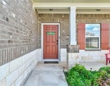 205 Freedom Park Ave - Photo Thumbnail 2