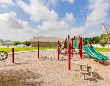 117 Fairfax Ln - Photo Thumbnail 35