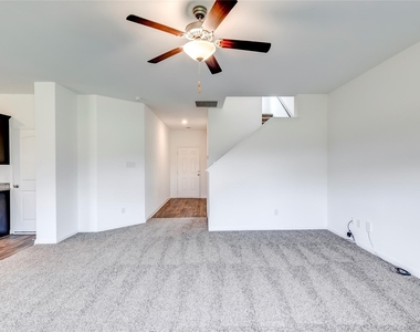 117 Fairfax Ln - Photo Thumbnail 5
