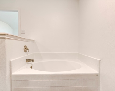117 Fairfax Ln - Photo Thumbnail 21