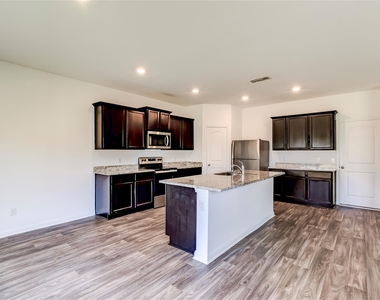 117 Fairfax Ln - Photo Thumbnail 9