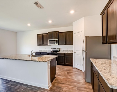 117 Fairfax Ln - Photo Thumbnail 8