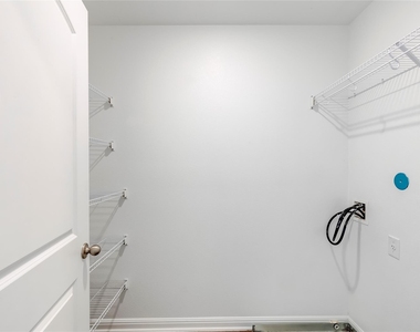 117 Fairfax Ln - Photo Thumbnail 25