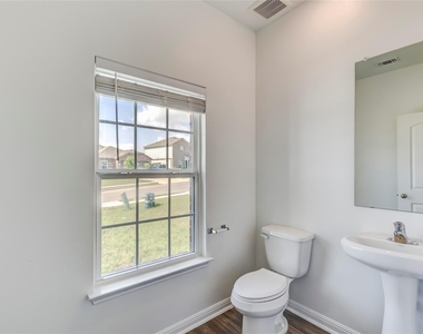 117 Fairfax Ln - Photo Thumbnail 14