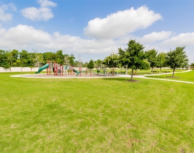 117 Fairfax Ln - Photo Thumbnail 33