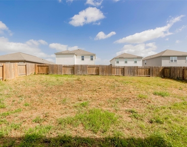 117 Fairfax Ln - Photo Thumbnail 26