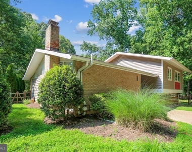 8200 Stone Trail Drive - Photo Thumbnail 2
