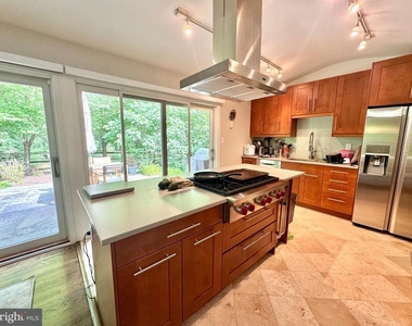 8200 Stone Trail Drive - Photo Thumbnail 12